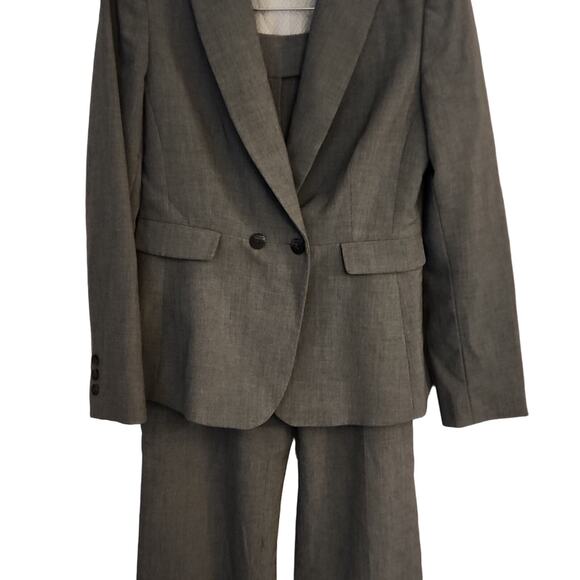 Tahari Gray Two Piece Womens Suit, Size 6 - Picture 3 of 13